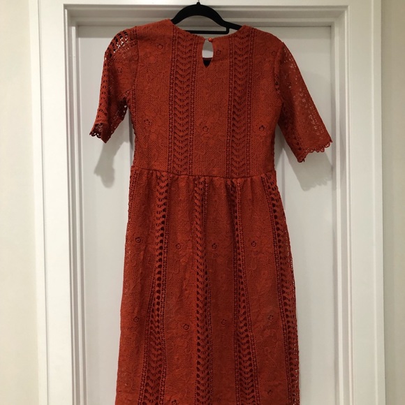 RUST TEA N ROSE MIDI DRESS - Picture 2 of 3